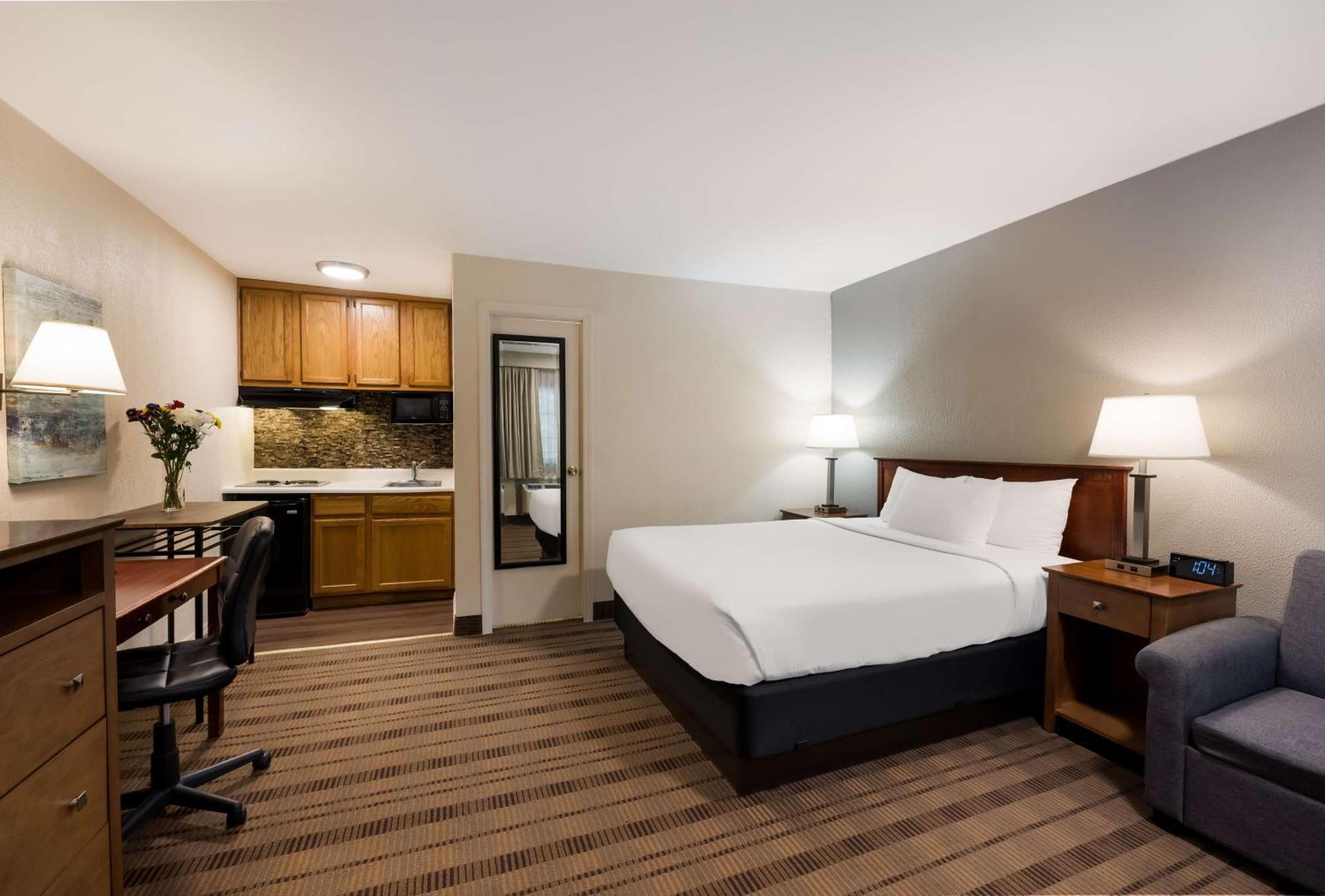 Surestay Plus By Best Western Woodbury Inn Exterior foto