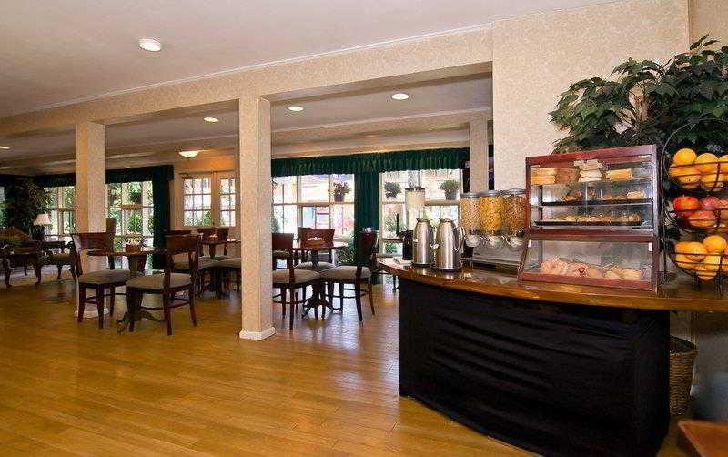 Surestay Plus By Best Western Woodbury Inn Exterior foto